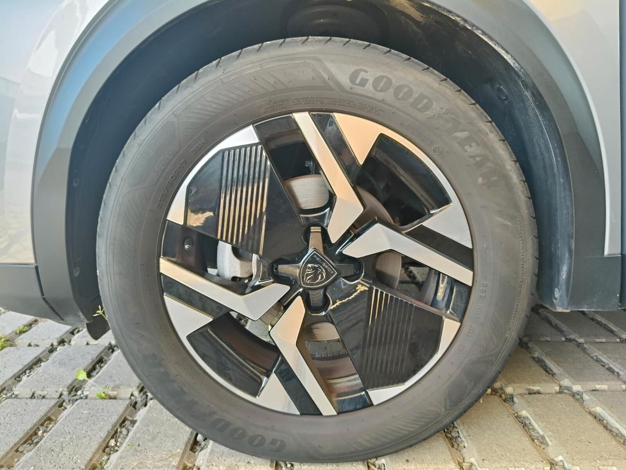 Peugeot 2008 PureTech 100 S&S Allure