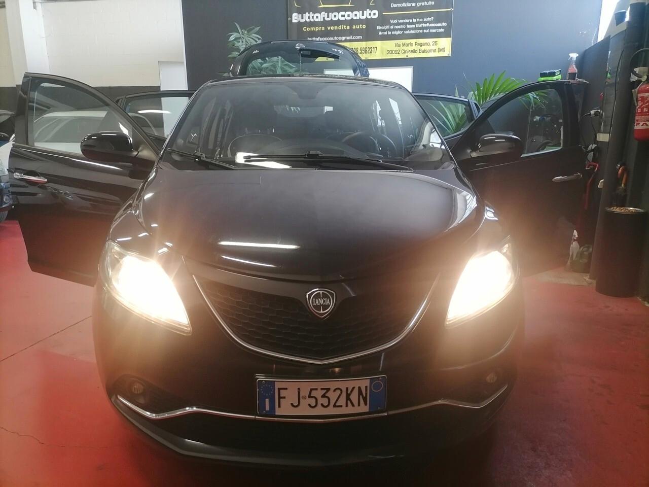 Lancia Ypsilon 1.2 69 CV 5 porte Unyca