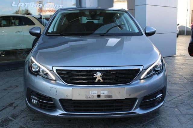 Peugeot 308 1.2 Active s&s 130cv con Navigatore