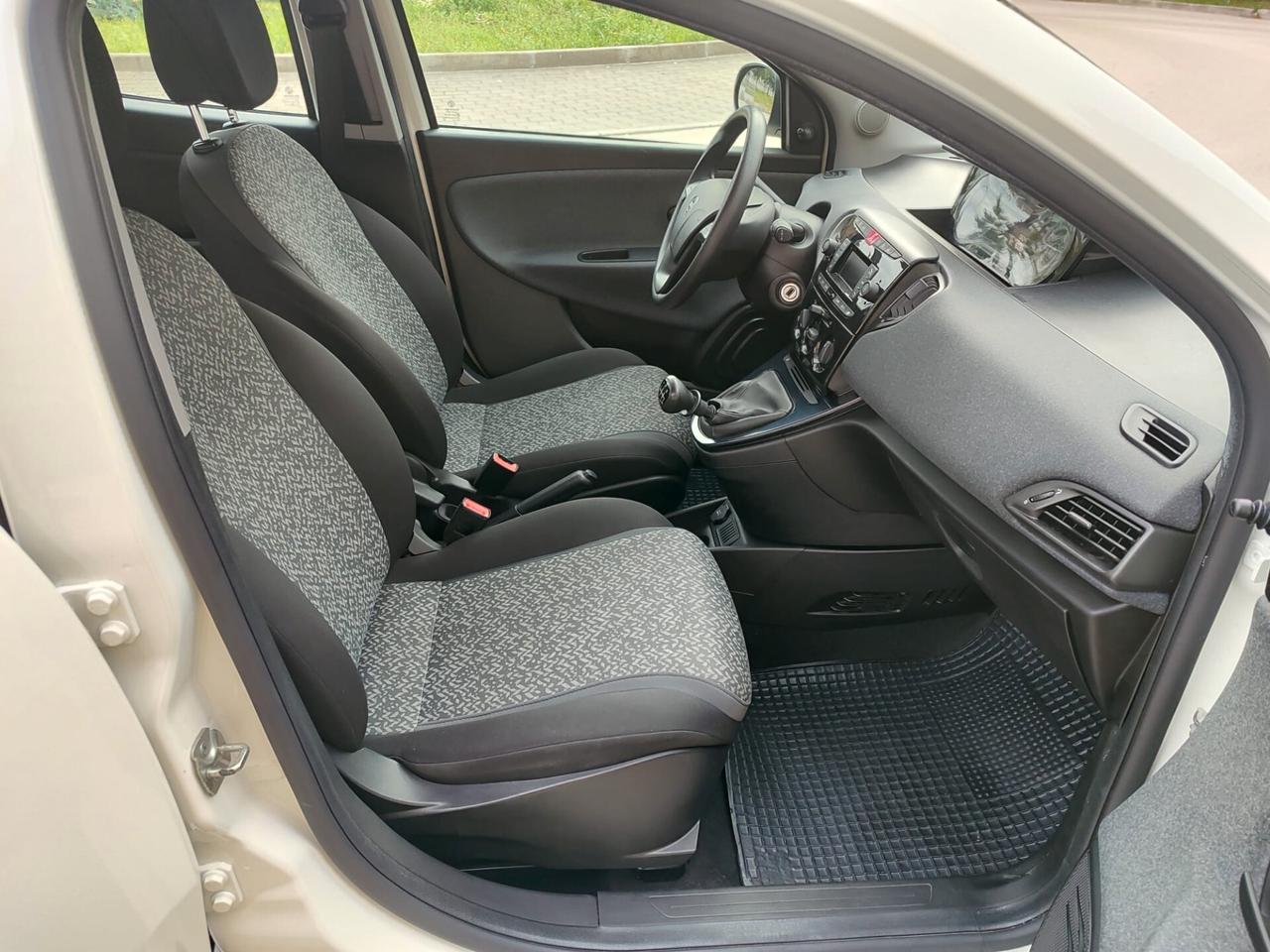 Lancia Ypsilon 1.0 FireFly SILVER 70CV