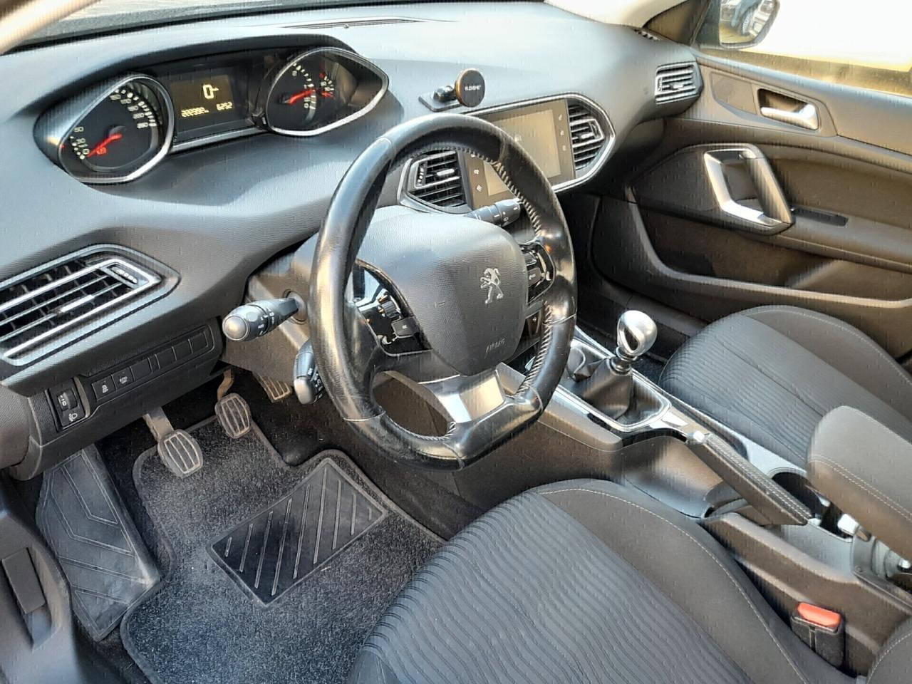 Peugeot 308 BlueHDi 120 S&S SW Allure