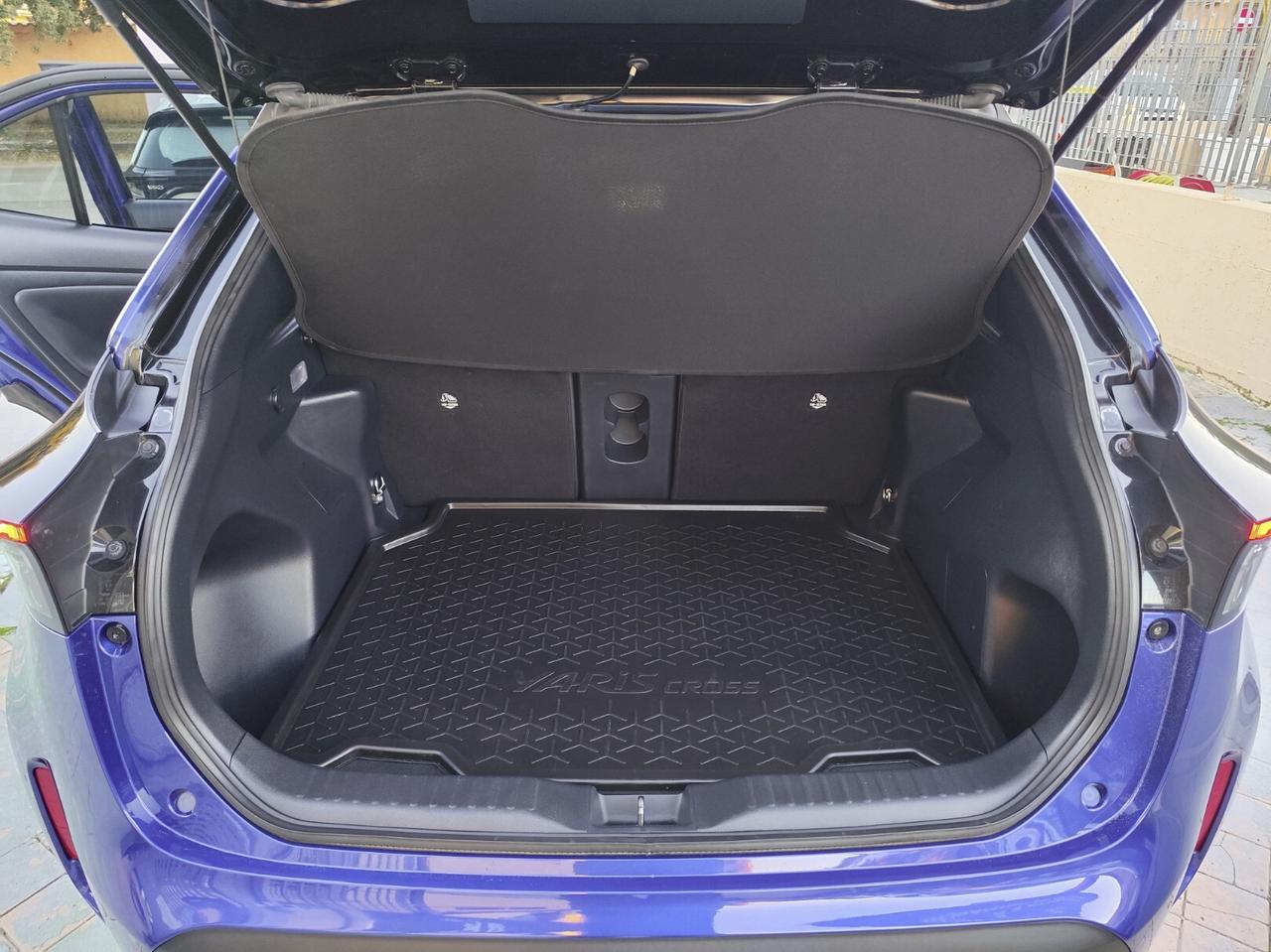 Toyota Yaris Cross 1.5 Hybrid 5p. E-CVT AWD-i Adventure