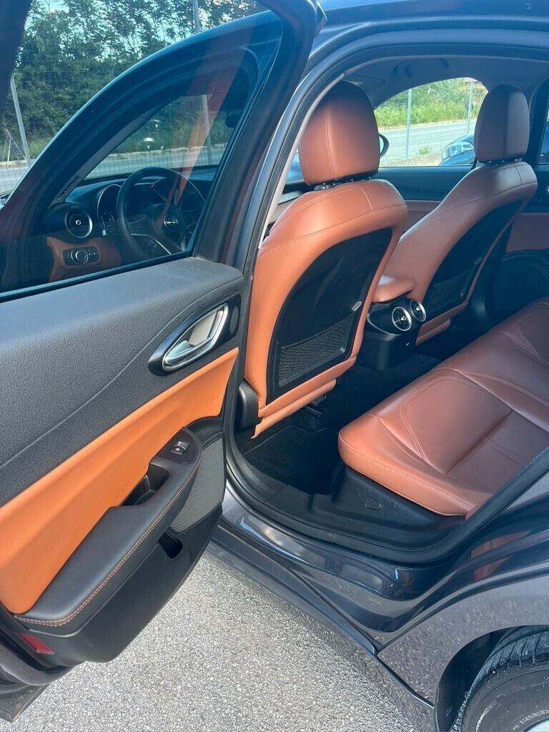 Alfa Romeo Giulia 2.2 Turbodiesel 136 CV AT8 Super