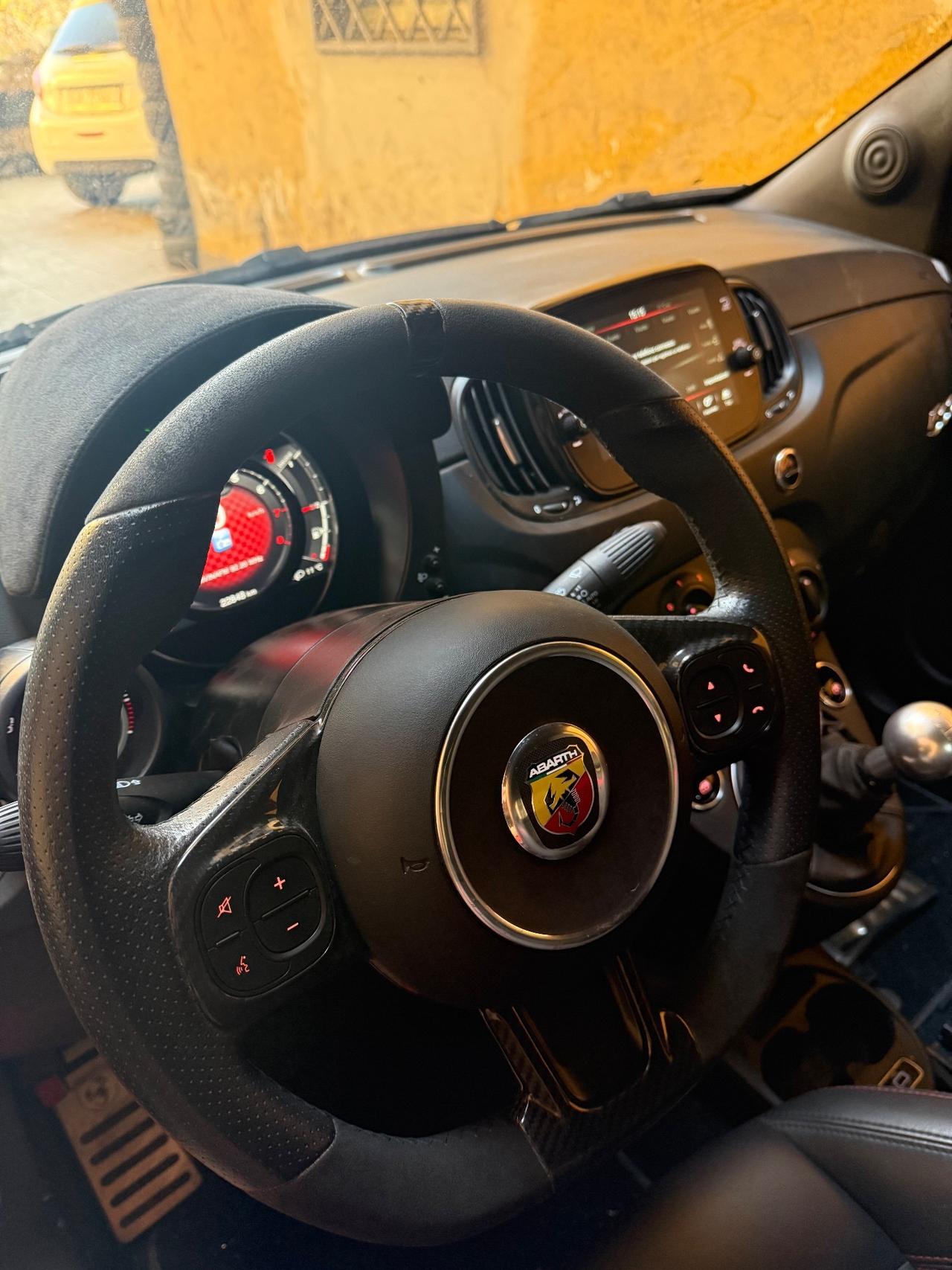 Abarth 695 C 1.4 Turbo T-Jet 180 CV