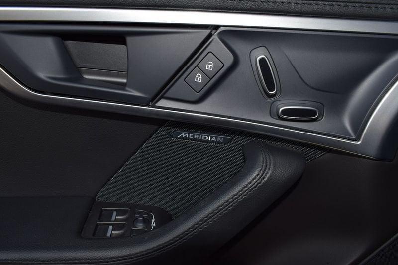 Jaguar F-Type 2.0 P300CV RWD AUTO R-Dynamic IVA ESPOSTA