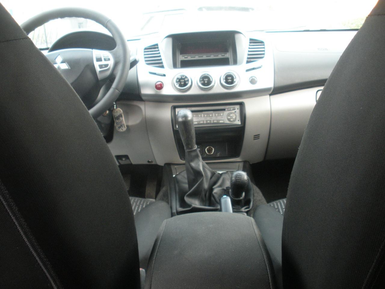 Mitsubishi L200 2.5 DI-D/178CV DC Intense Plus DPF super select