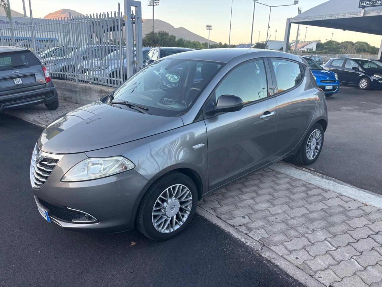 Lancia Ypsilon 1.2 69 CV 5 porte S&S Platinum