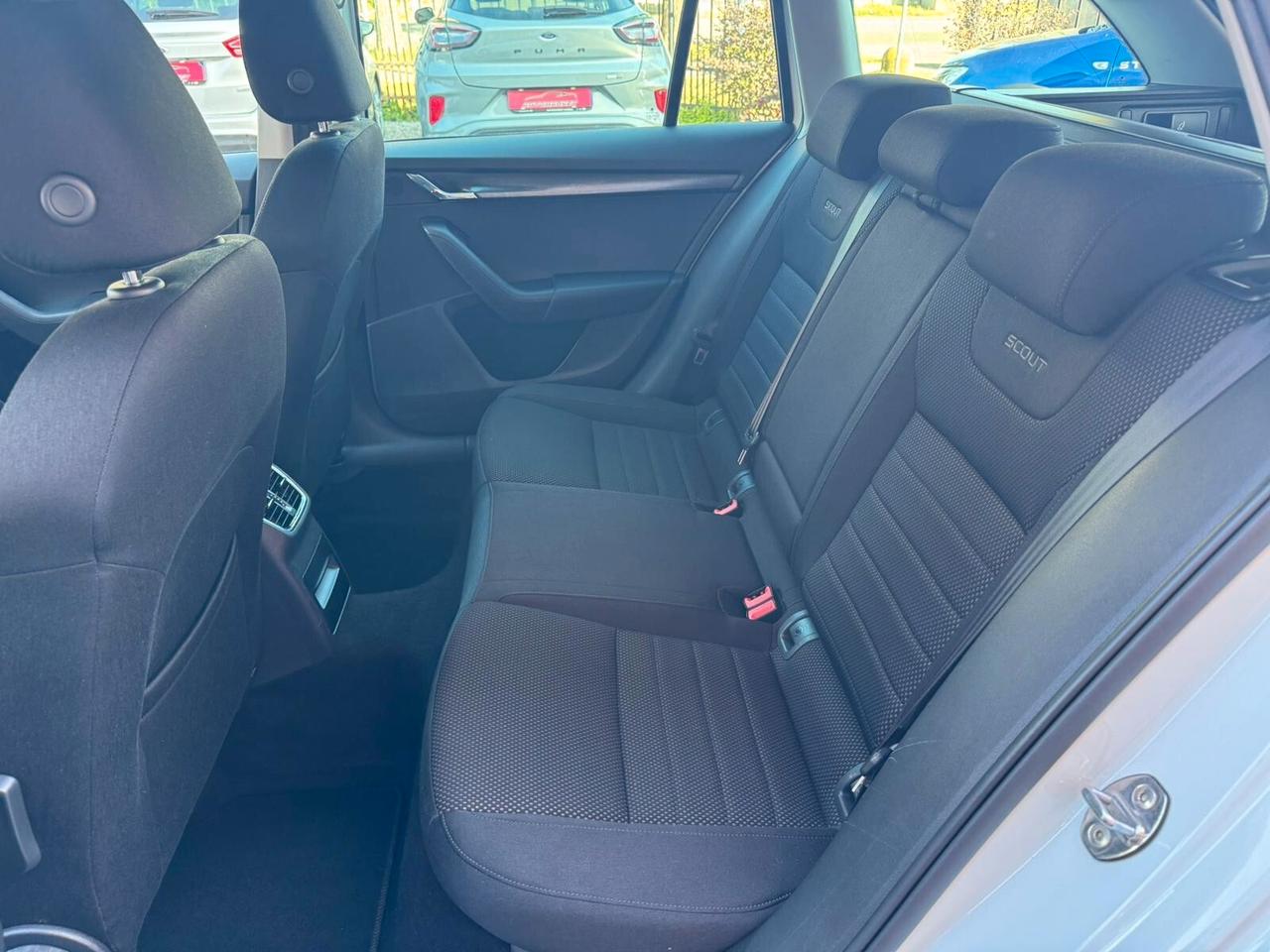 Skoda Octavia 2.0 TDI CR 180 CV 4x4 DSG Wagon Scout