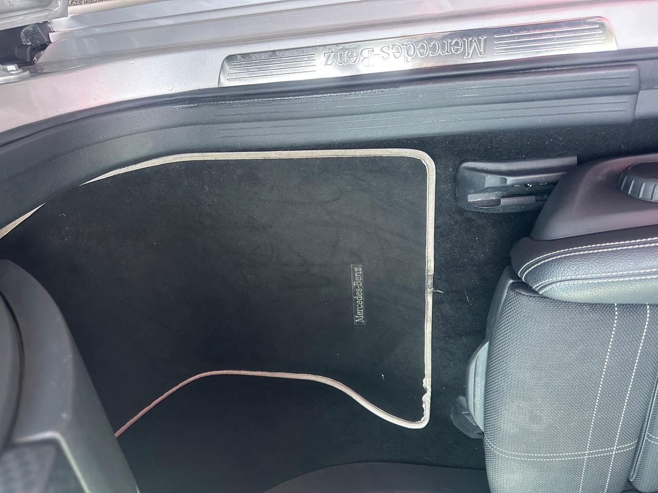 MERCEDES A180 CDI AUTOM/NAVI/LED/F1