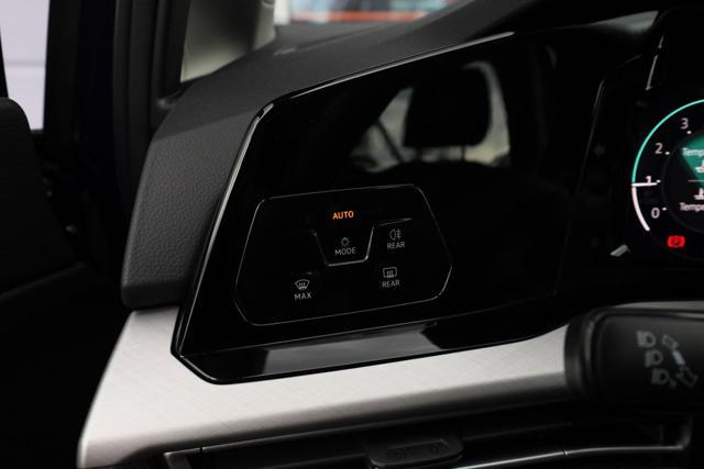 VOLKSWAGEN Golf 1.0 eTSI EVO DSG Life