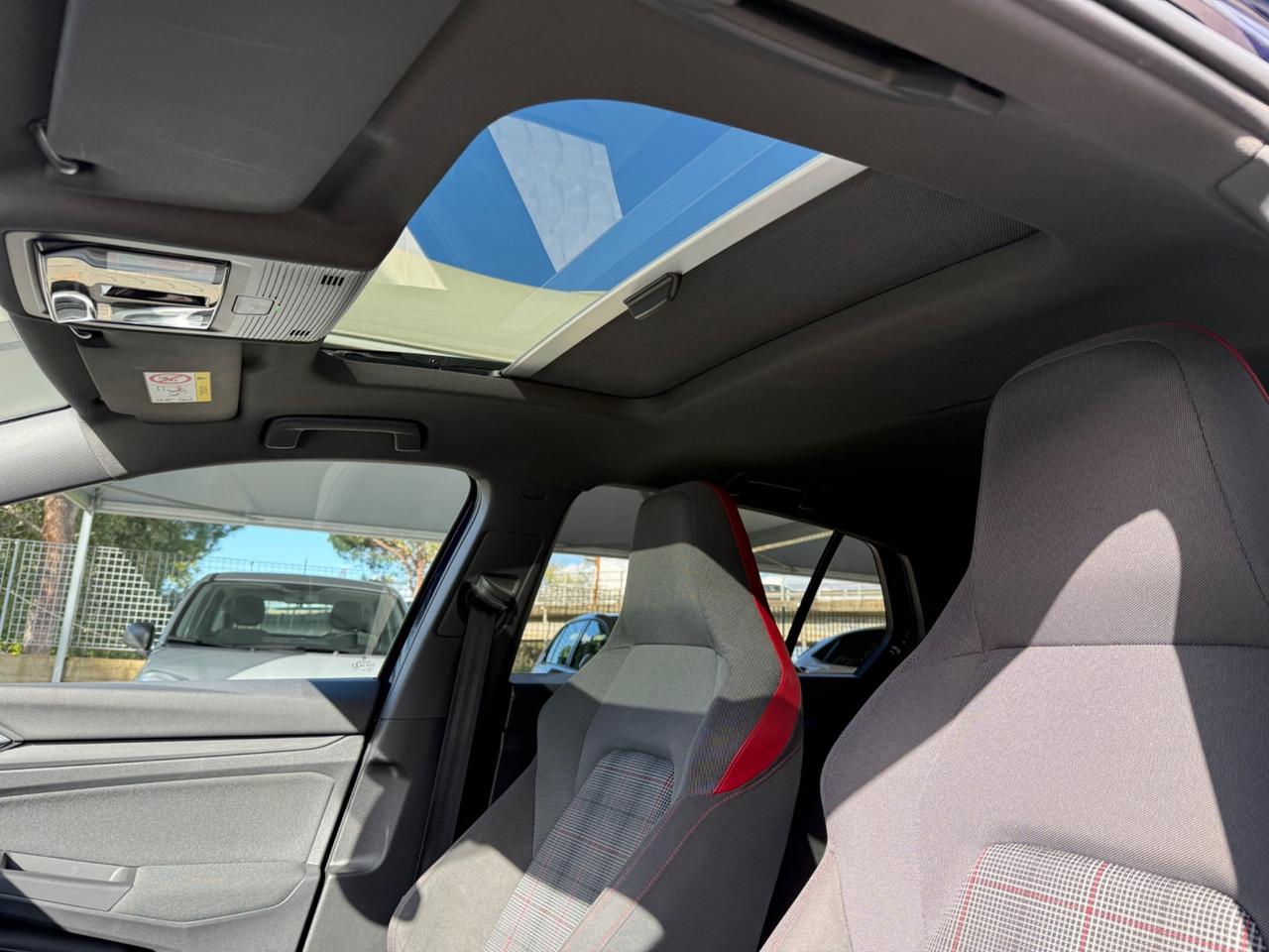 Volkswagen Golf GTI 2.0 TSI DSG