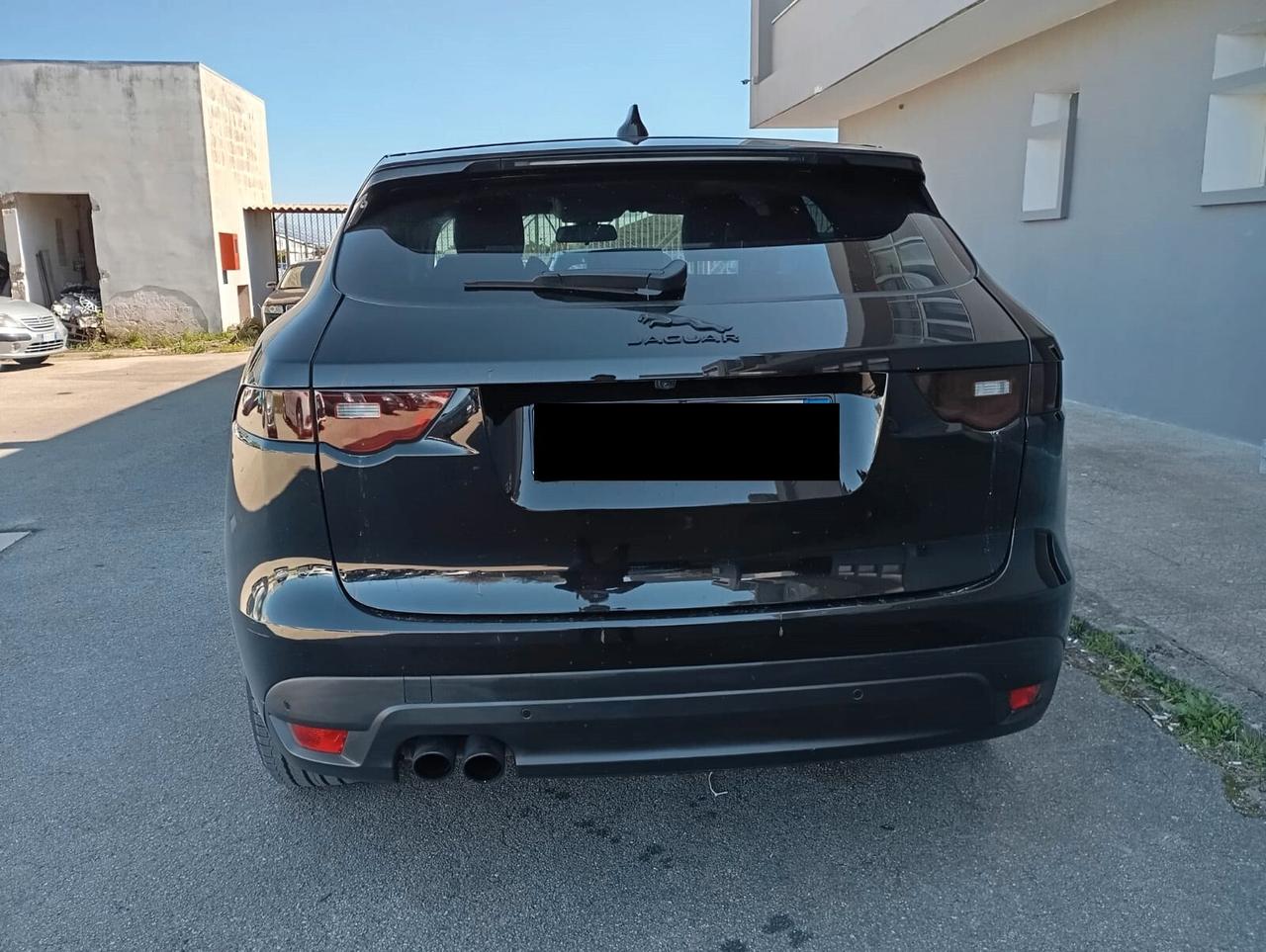 Jaguar F-Pace 2.0 D 180 CV R-Sport