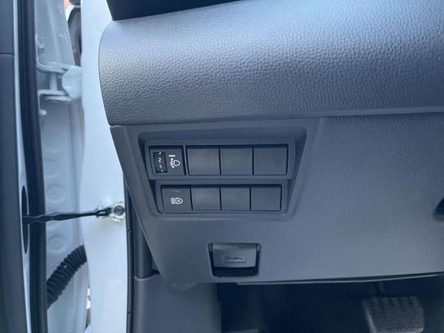 TOYOTA Yaris 1.5 130 Hybrid 5 porte Lounge - NUOVA