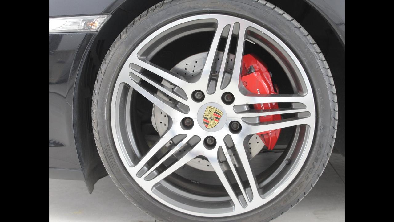 PORSCHE 911 V Carrera 997 - 911 Coupe 3.8 Carrera 4S