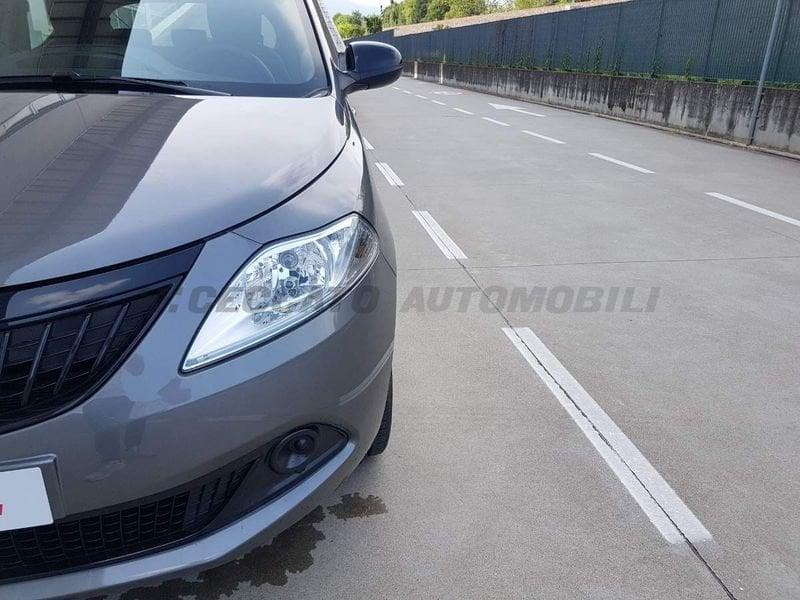 Lancia Ypsilon 1.0 firefly hybrid Oro s&s 70cv