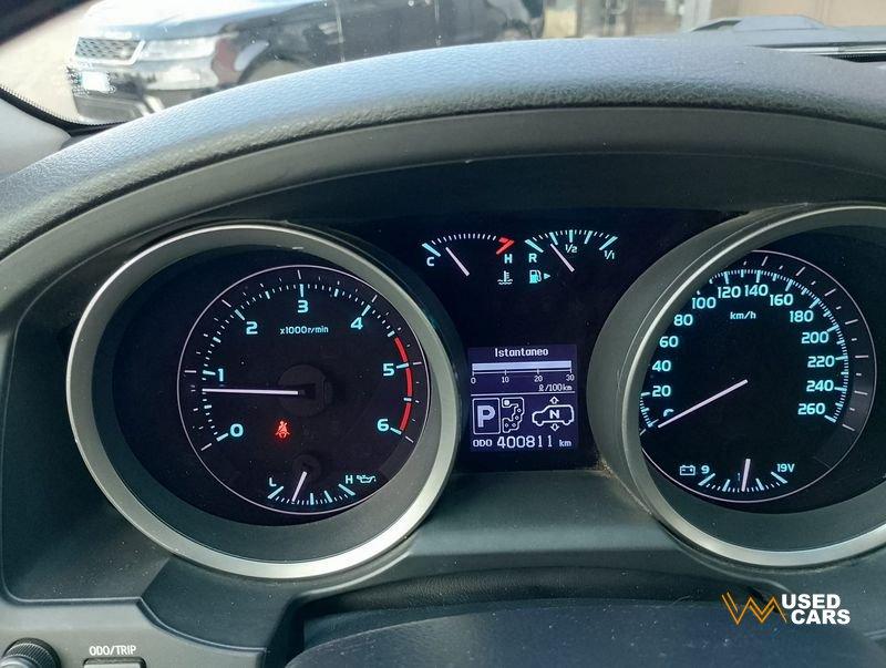 Toyota Land Cruiser V8 Land Cruiser V8 4.5 D4-D 5 posti