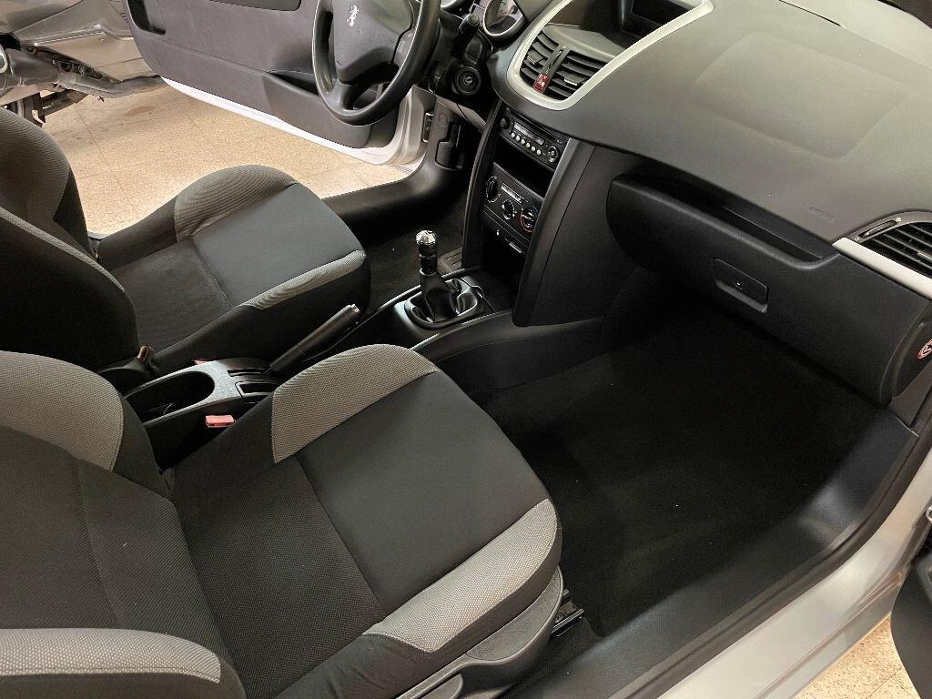 Peugeot 207 1.4 HDi 70CV 3p. ONE Line OK NEOPATENTATI 100 MILA KM.