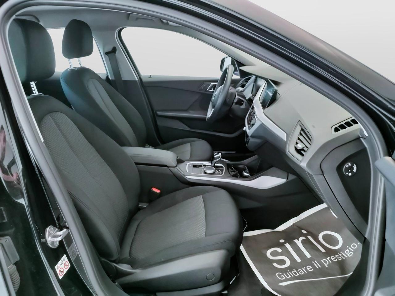 BMW Serie 1 F40 - 118d Business Advantage auto