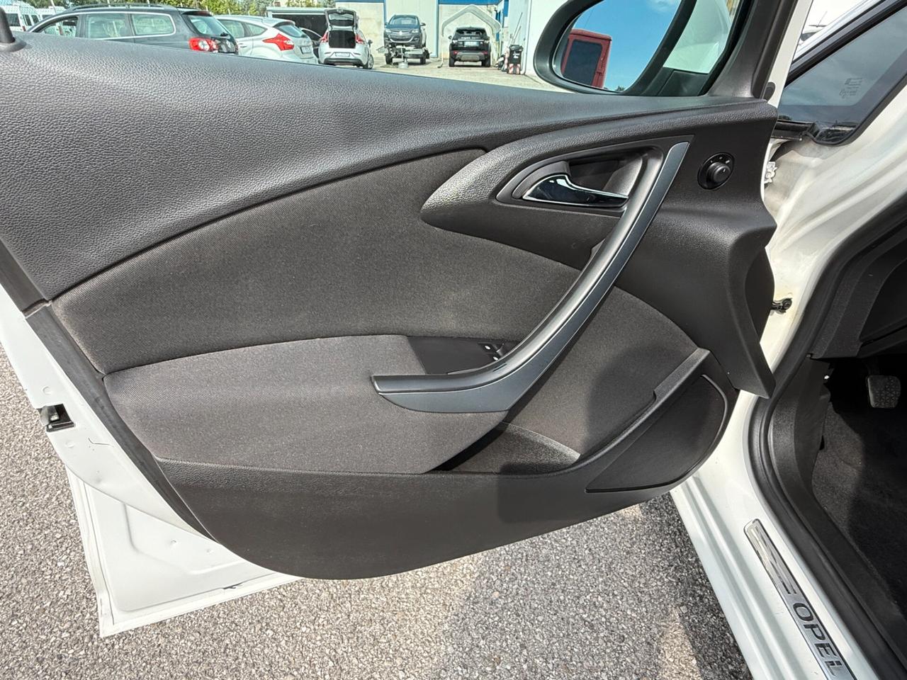 Opel Astra 1.4 100CV 4 porte Elective