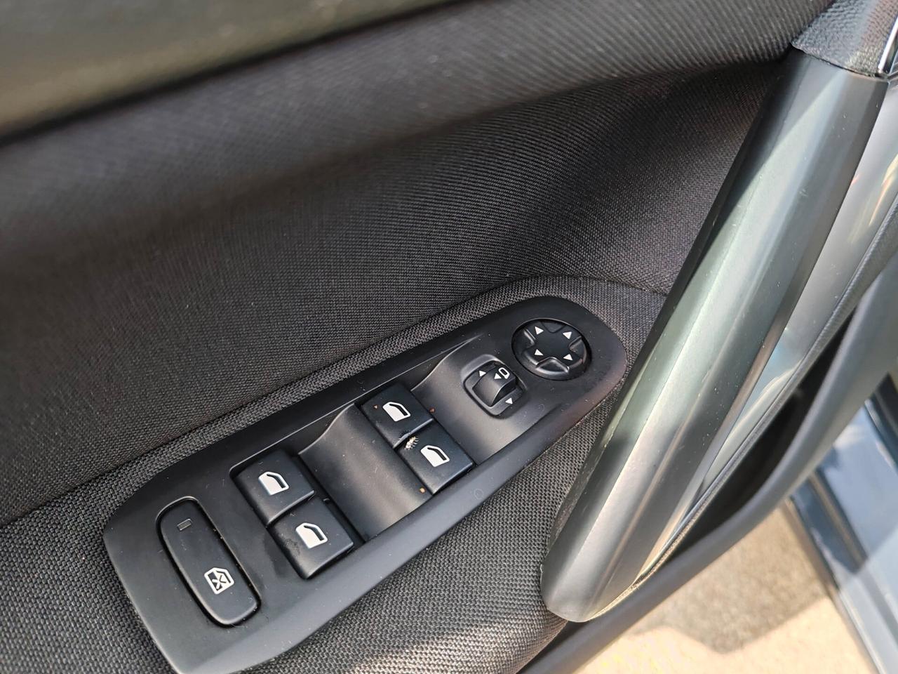 Peugeot 308 BlueHDi 120 S&S EAT6 SW Allure