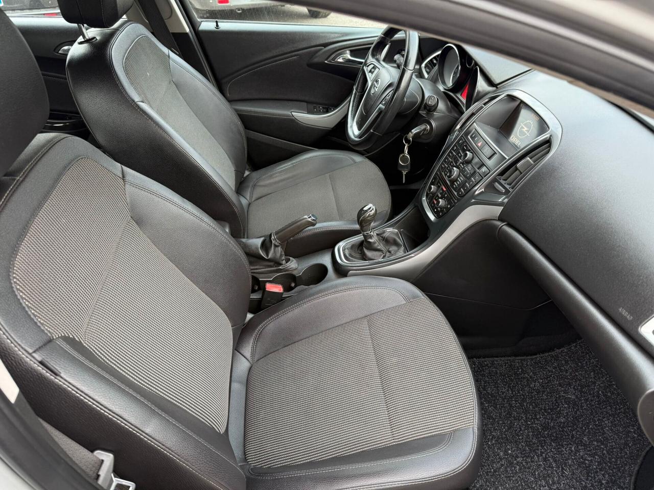 Opel Astra 2.0 CDTI 165CV Sports Tourer Cosmo