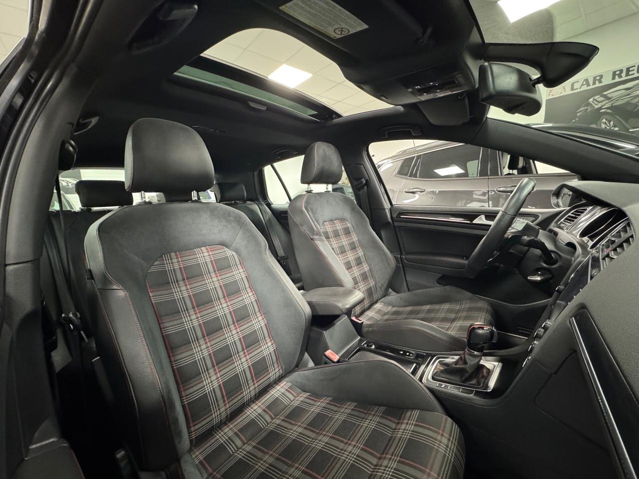 Volkswagen Golf GTI 2.0 TSI DSG TETTO