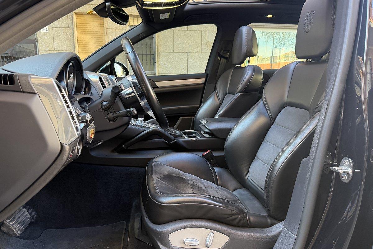 PORSCHE Cayenne 3.0 Diesel Platinum Edition