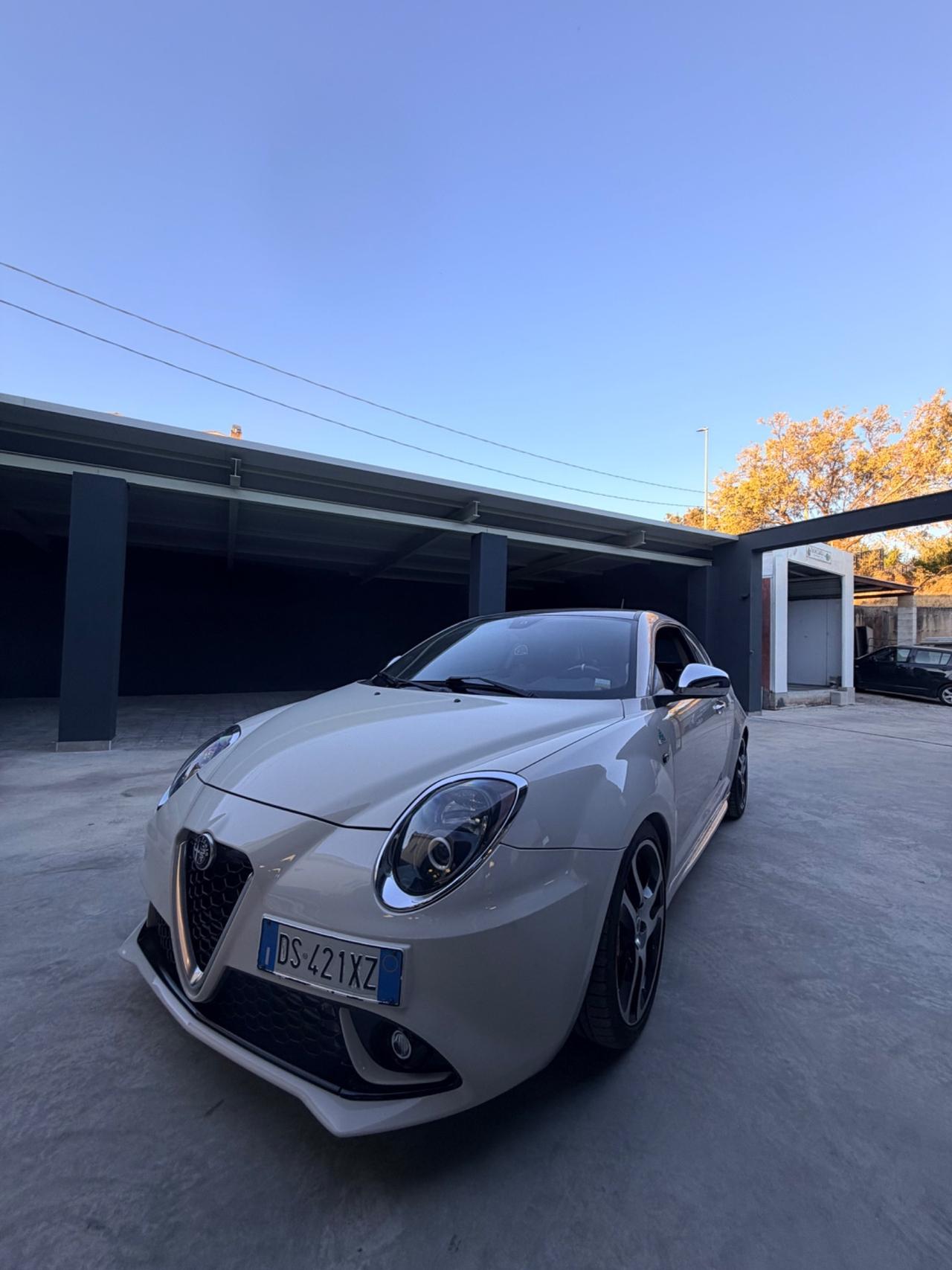 Alfa Romeo MiTo 1.4 T 155 CV Distinctive Premium Pack