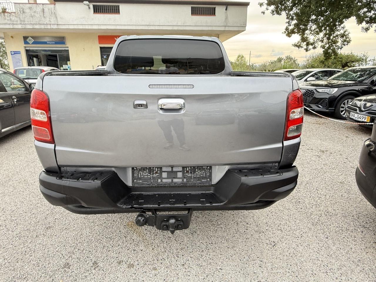 MITSUBISHI L200 DOPPIA CABINA 4X4 CAMBIO MANUALE