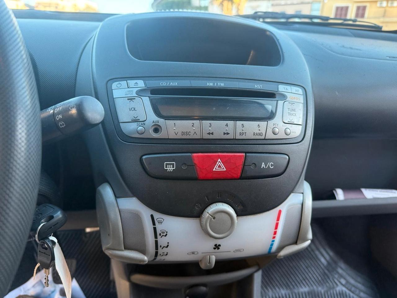 Toyota Aygo 1.0 12V VVT-i 5 porte Sol