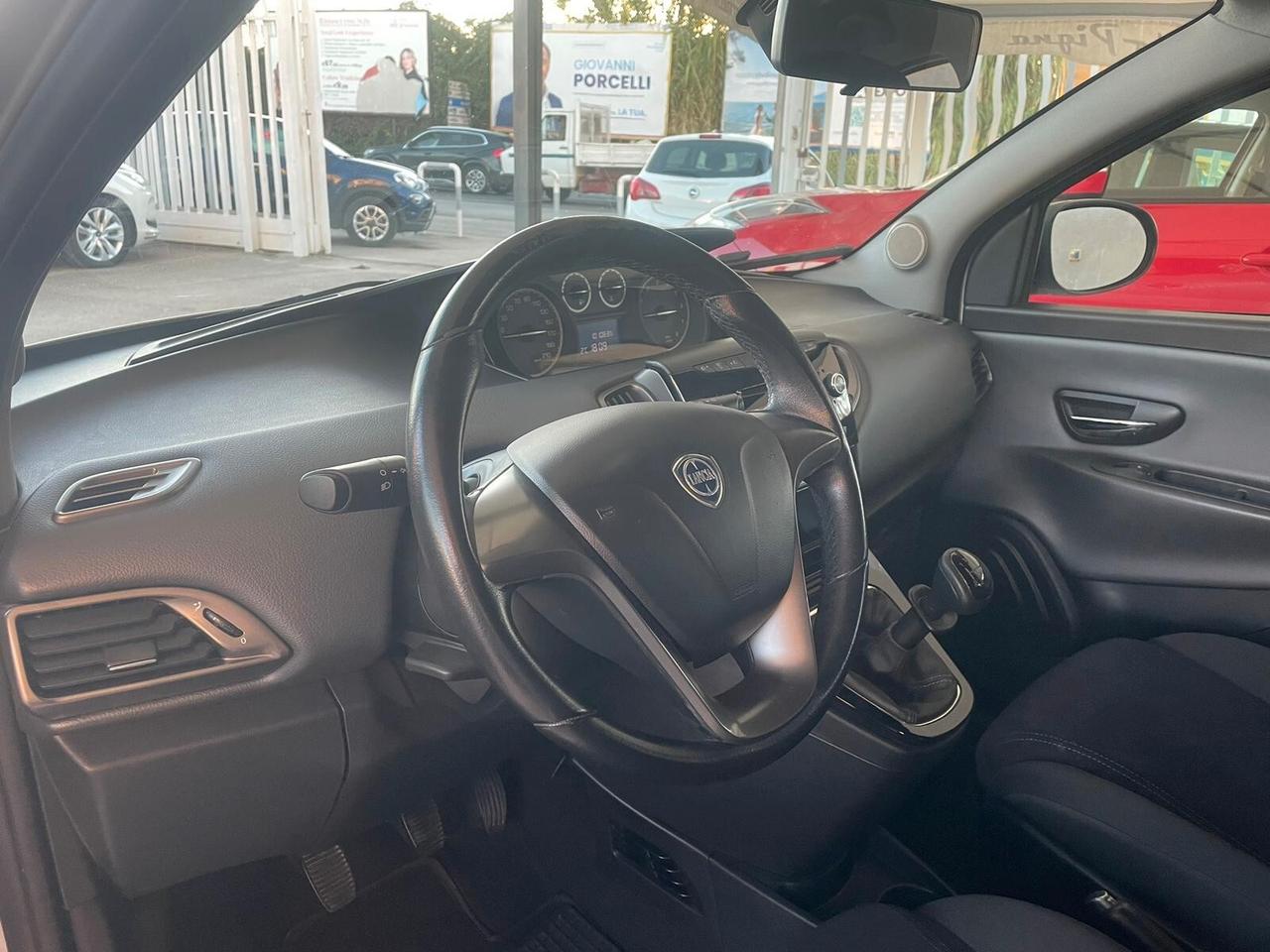 Lancia Ypsilon 0.9 TwinAir 85 CV 5 porte S&S Platinum