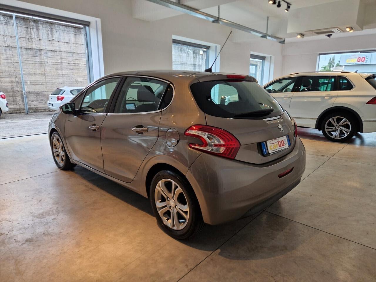 Peugeot 208 1.2 VTi 82 CV 5 porte allure