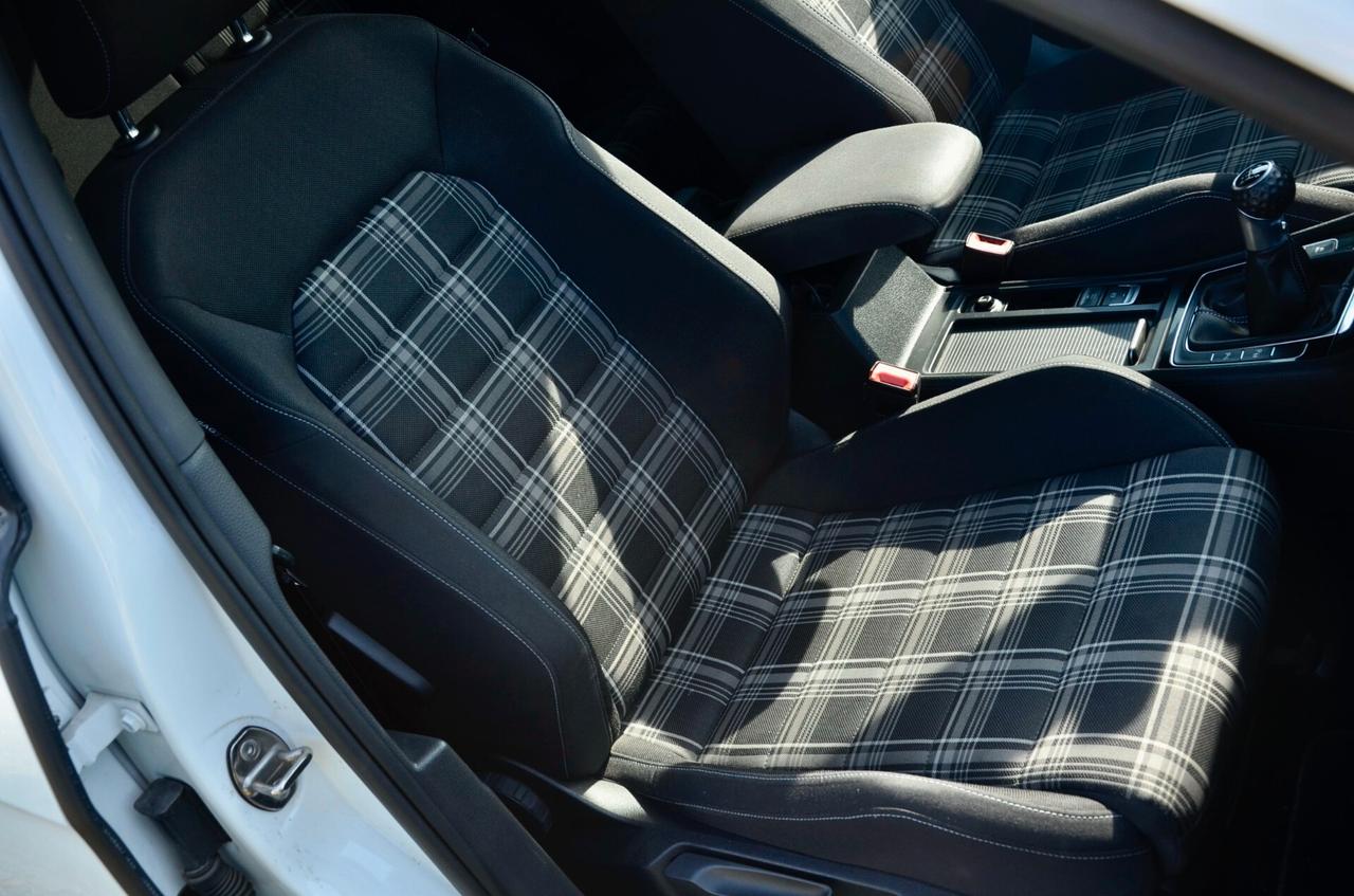VOLKSWAGEN GOLF 5p 2.0 TDI GTD SPORT&SOUND 184cv, HI-FI DYNAUDIO, DRIVE MODE, XENO, 18", PERMUTE