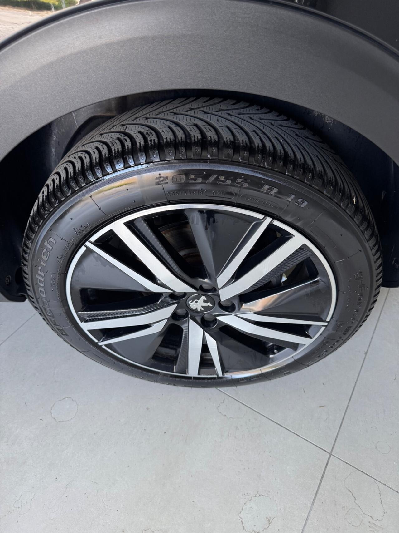 Peugeot 3008 BlueHDi 130 S&S EAT8 GT TETTO*