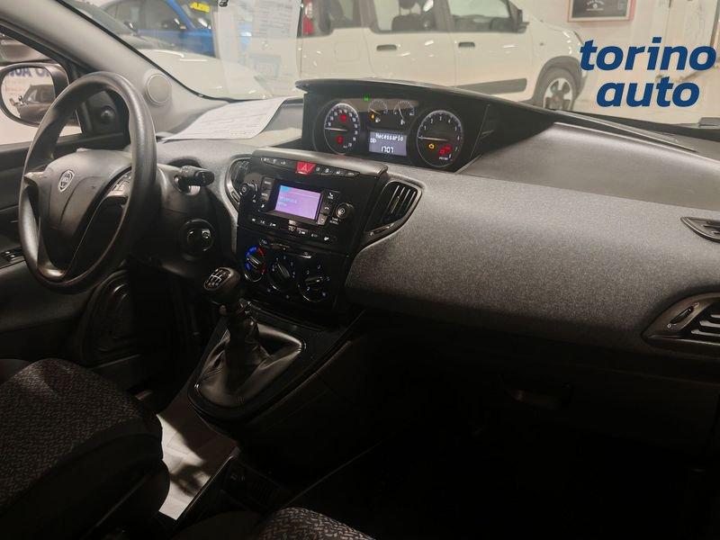 Lancia Ypsilon Ypsilon 1.0 FireFly 5 porte S&S Hybrid Ecochic Silver