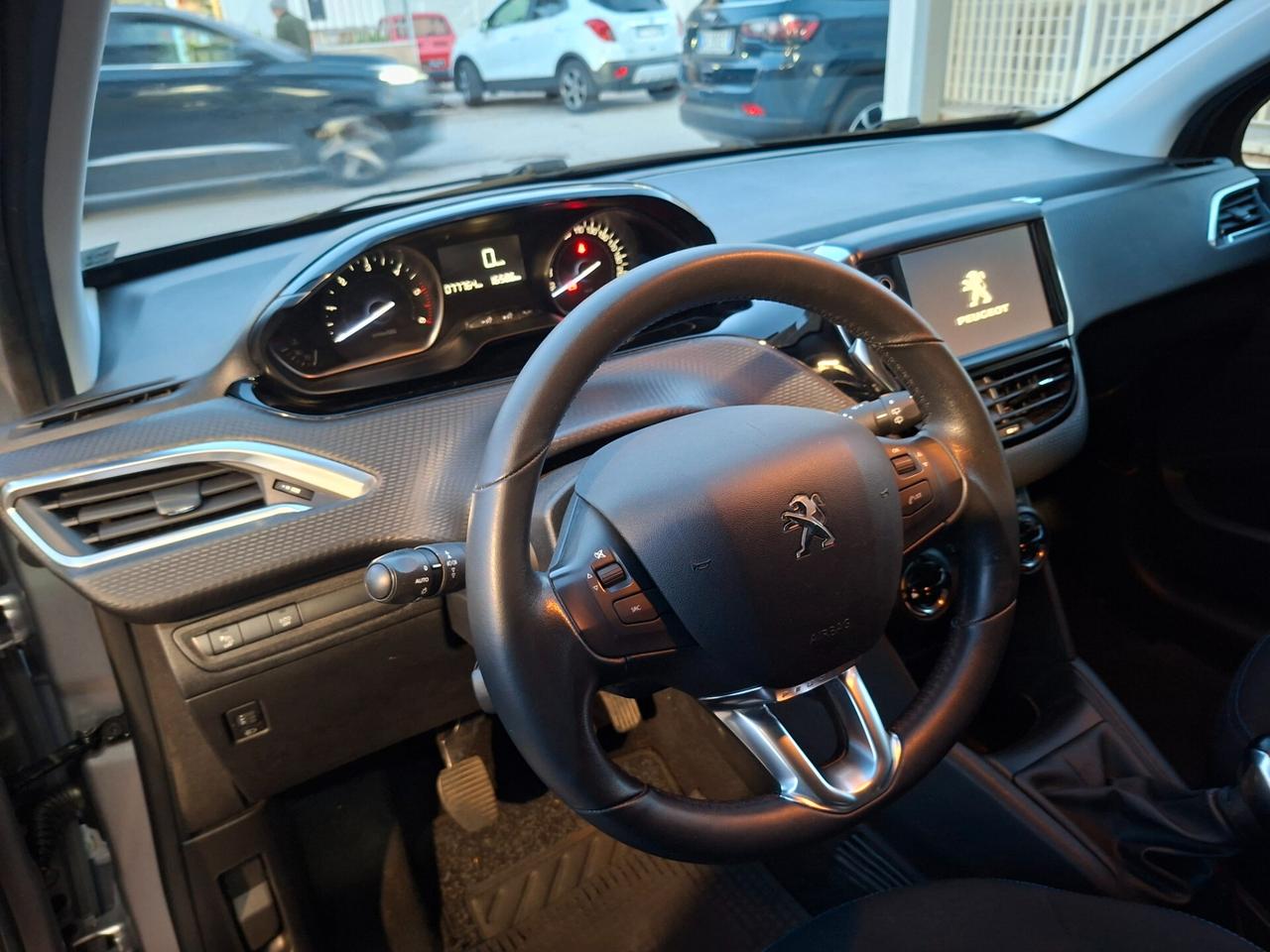 Peugeot 208 BlueHDi 100 S&S 5 porte Signature
