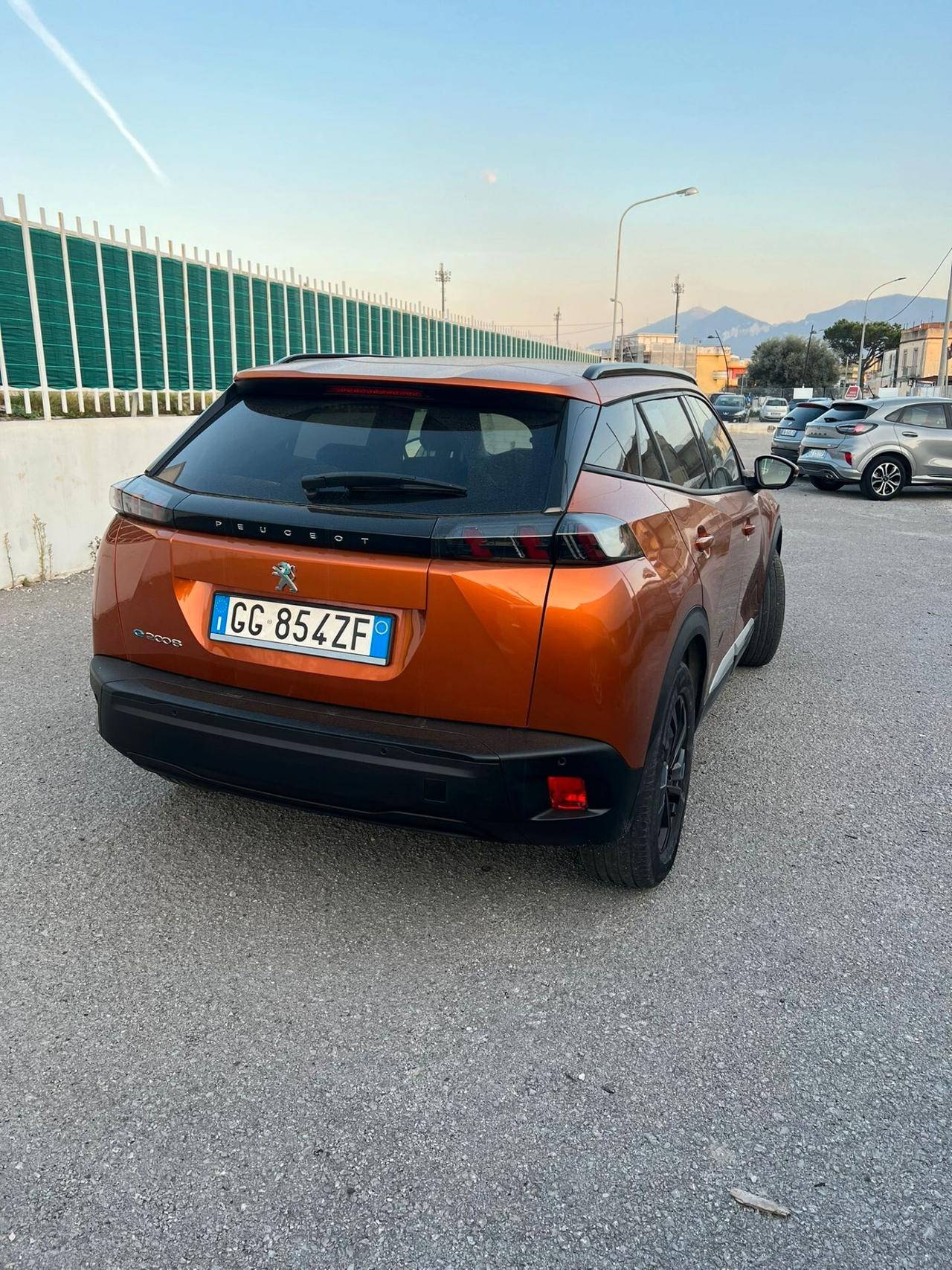 Peugeot 2008 motore elettrico 136 CV Allure