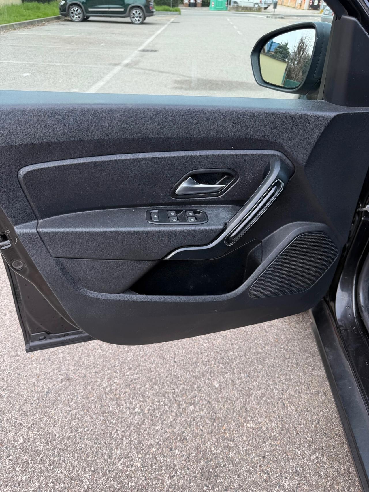 Dacia Duster 1.5 dci - NEOP. - NAV. - 12 MESI DI GARANZIA -