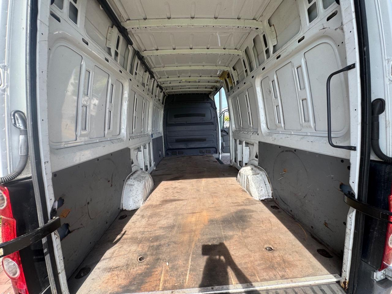 VOLKSWAGEN CRAFTER 2.5 TDI 109 CV – TETTO ALTO – PASSO LUNGO