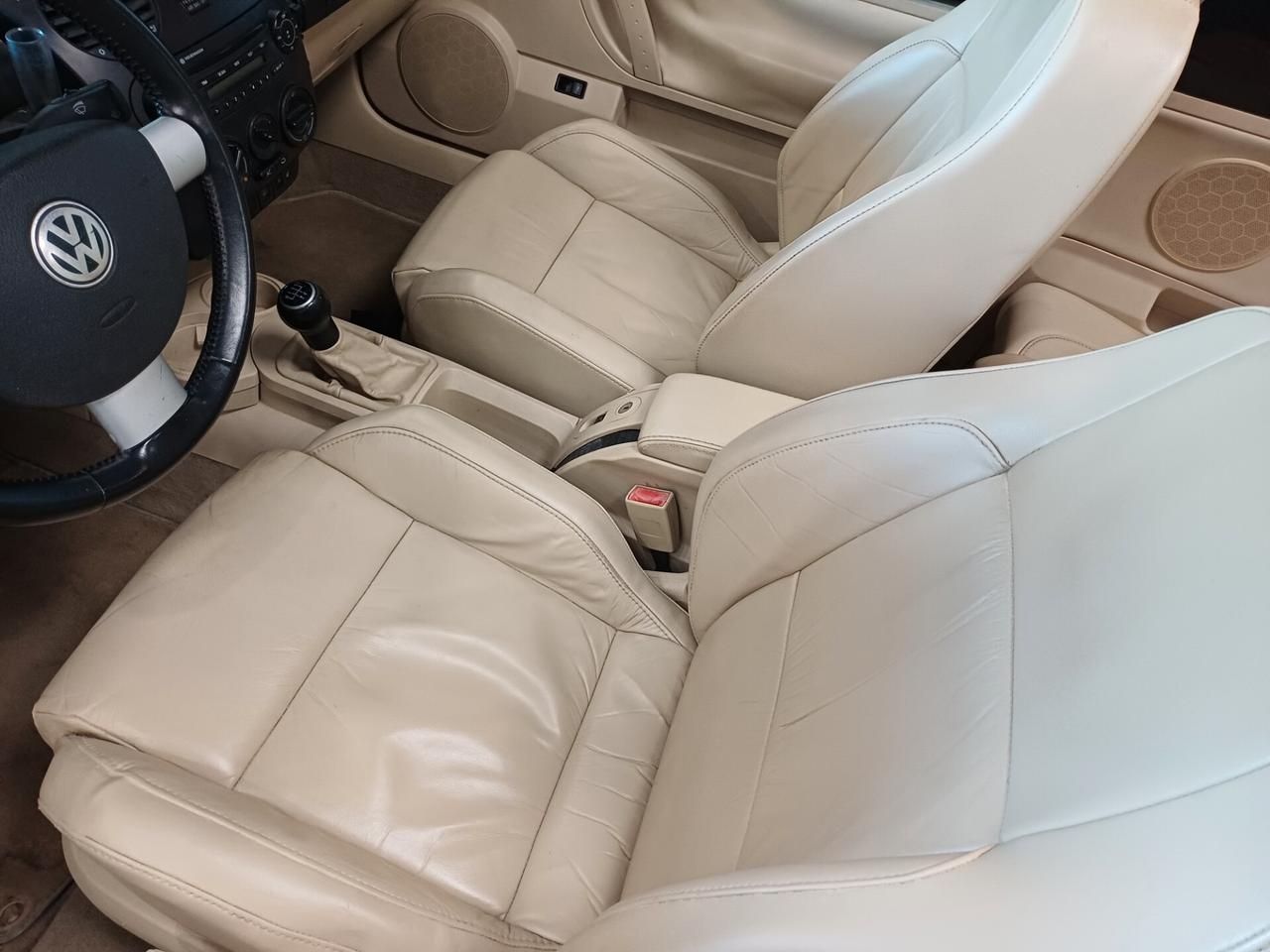 Volkswagen New Beetle 2.0 Cabrio