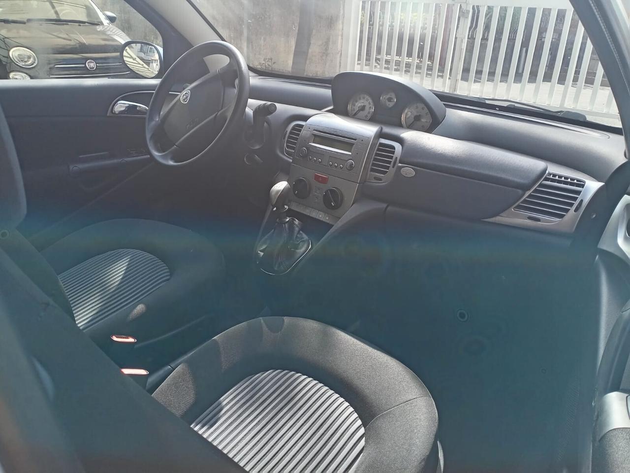 Lancia Ypsilon 1.2 Oro