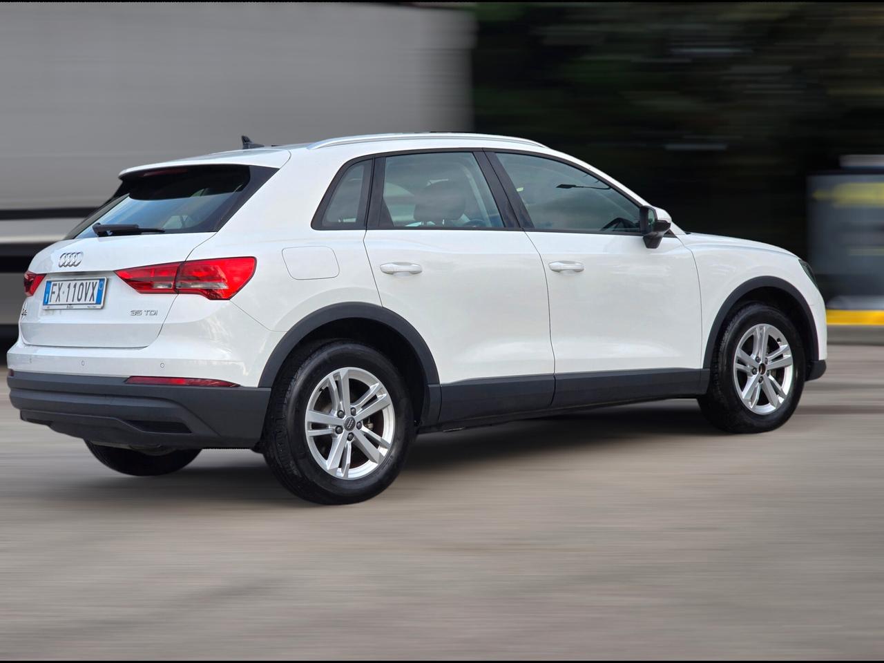 Audi Q3 35 TDI S tronic Business