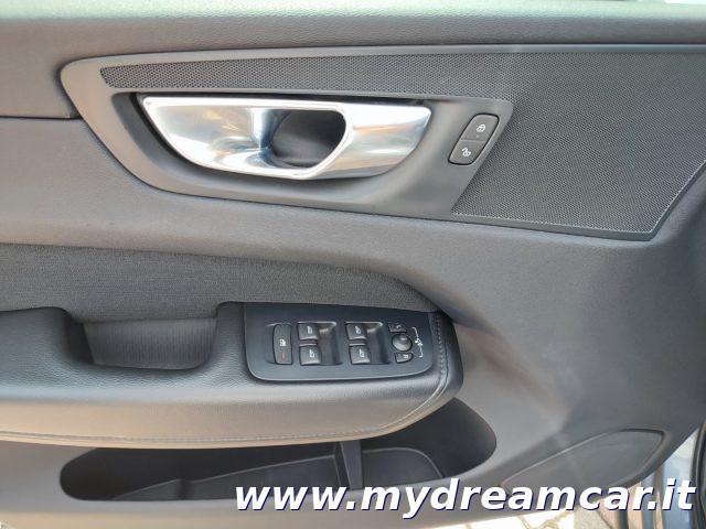 VOLVO XC60 B4 (d) AWD Geartronic Momentum Pro