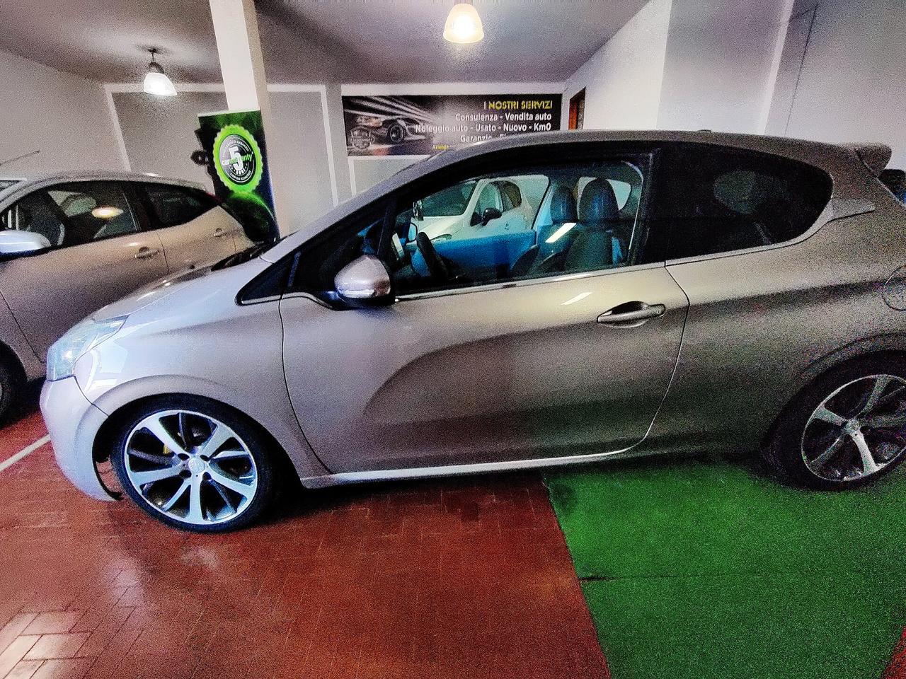 Peugeot 208 1.6 e-HDi 115 CV Stop&Start 3 porte Allure