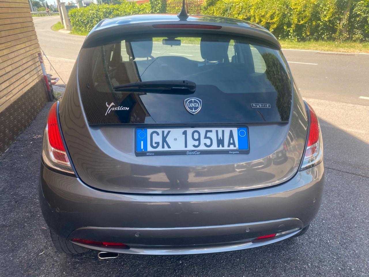 Lancia Ypsilon 1.0 FireFly 5 porte S&S Hybrid Ecochic Gold