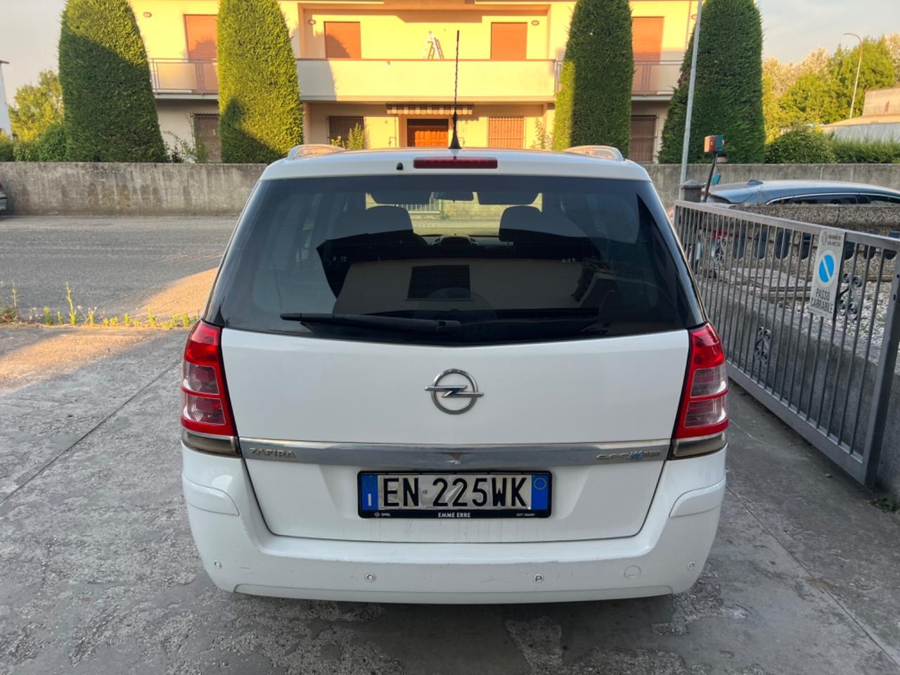 Opel Zafira 1.6 TURBO METANO 2029 7 POSTI 2013