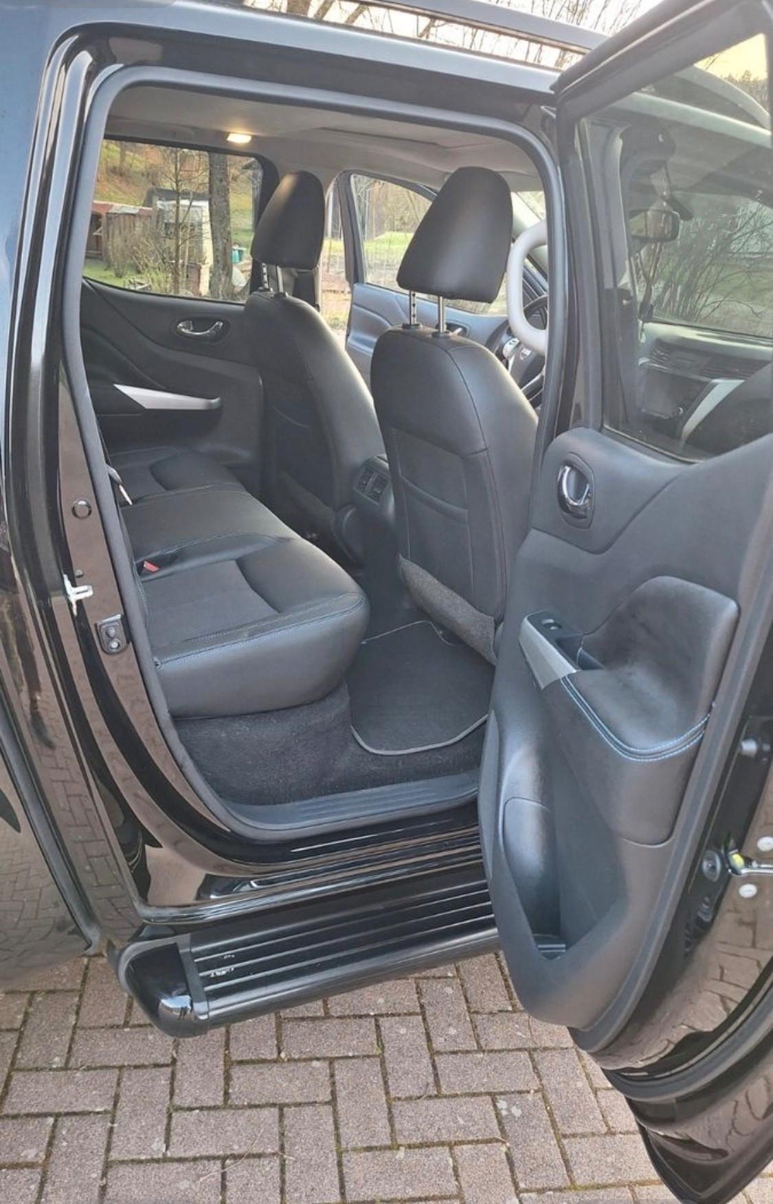 Nissan Navara 2.3 dCi 190 CV 7AT 4WD Double Cab N-Guard