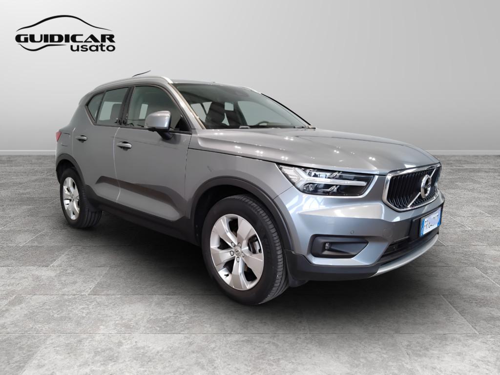 VOLVO XC40 (2017-->) - XC40 T3 Momentum