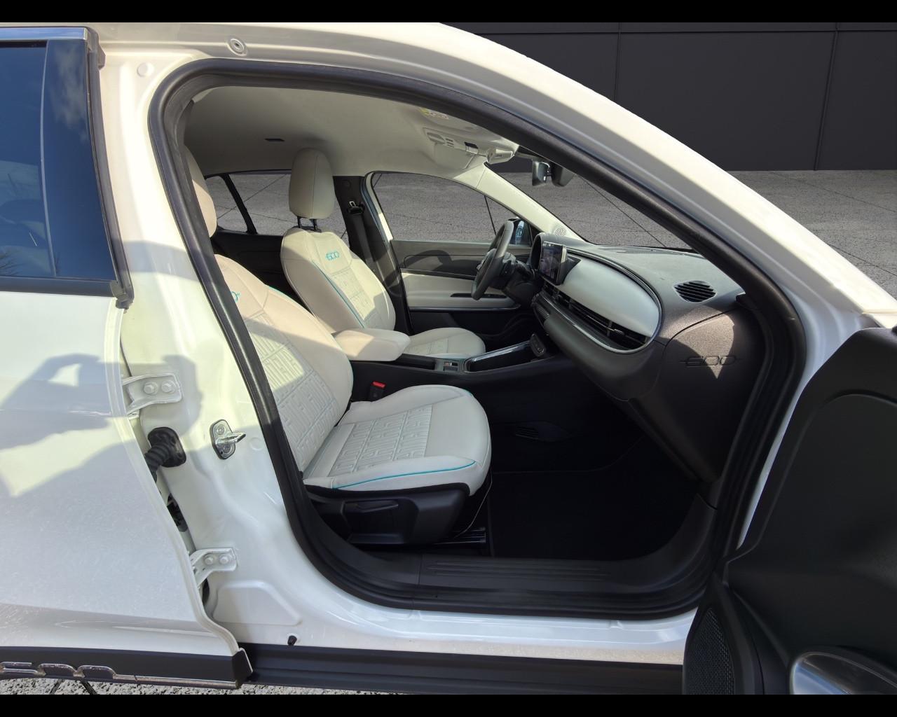 FIAT 600 Hybrid 110 CV DCT MHEV La Prima