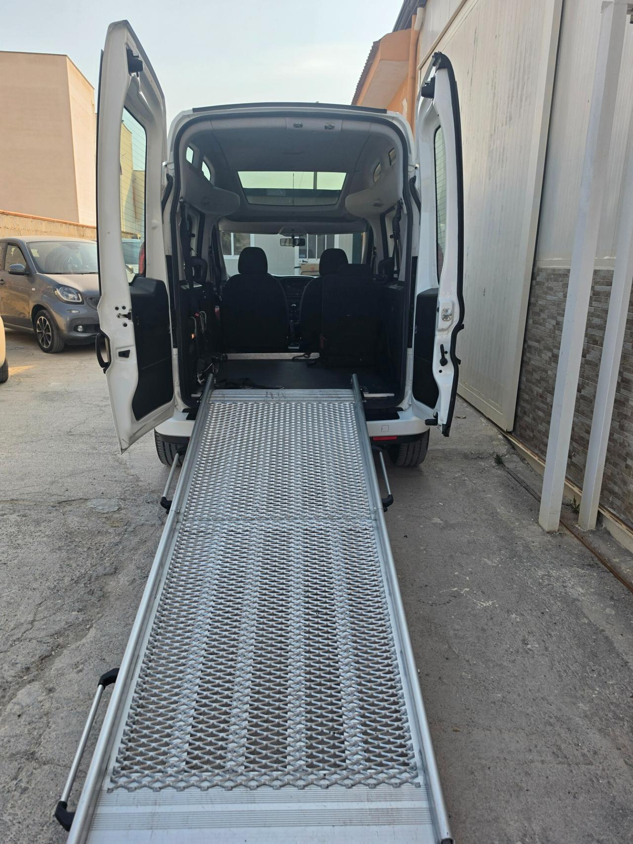 Fiat Doblò 1.6 MTJ 95CV Trasporto Disabili
